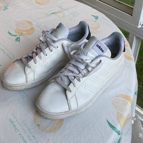 Adidas white “leather” sneackers sz11 a bit used but still in great shape GZ5299 - Picture 13 of 13